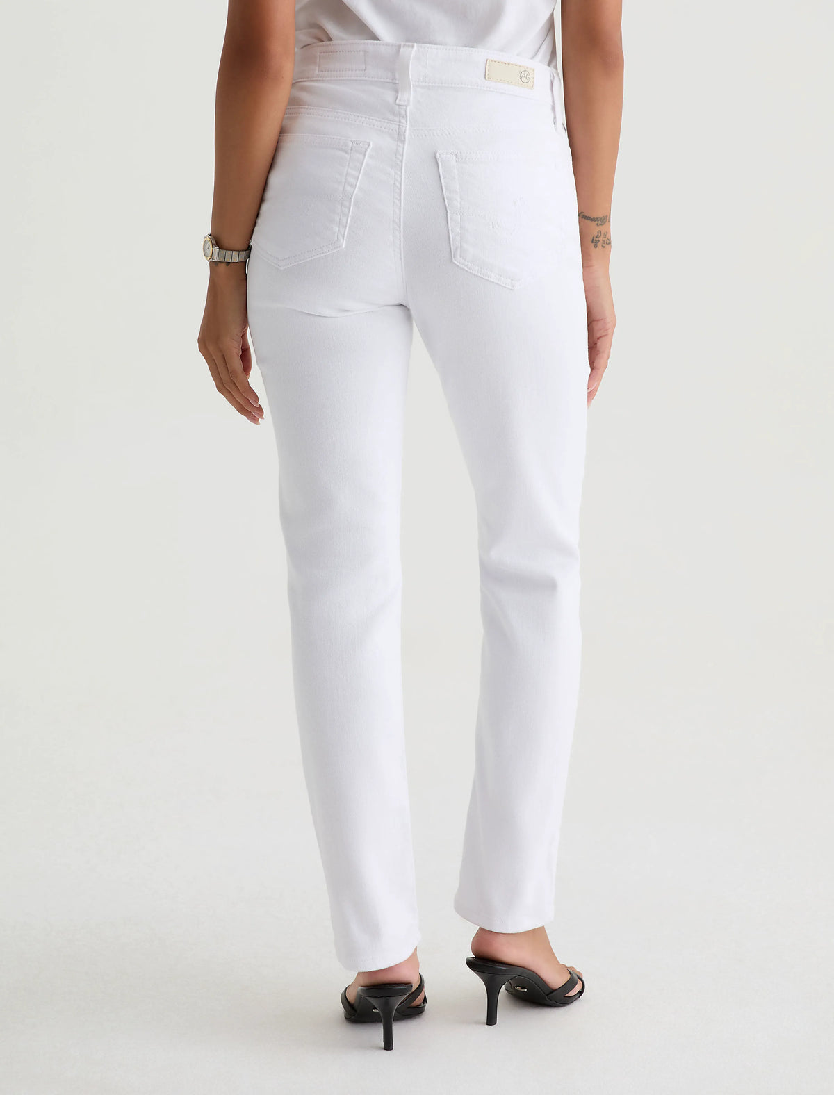 GALLERY WHITE