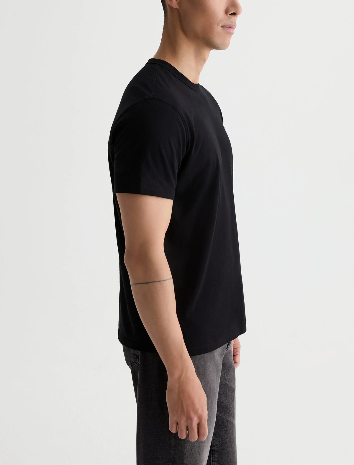 P AG CHEST LOGO TRUE BLACK