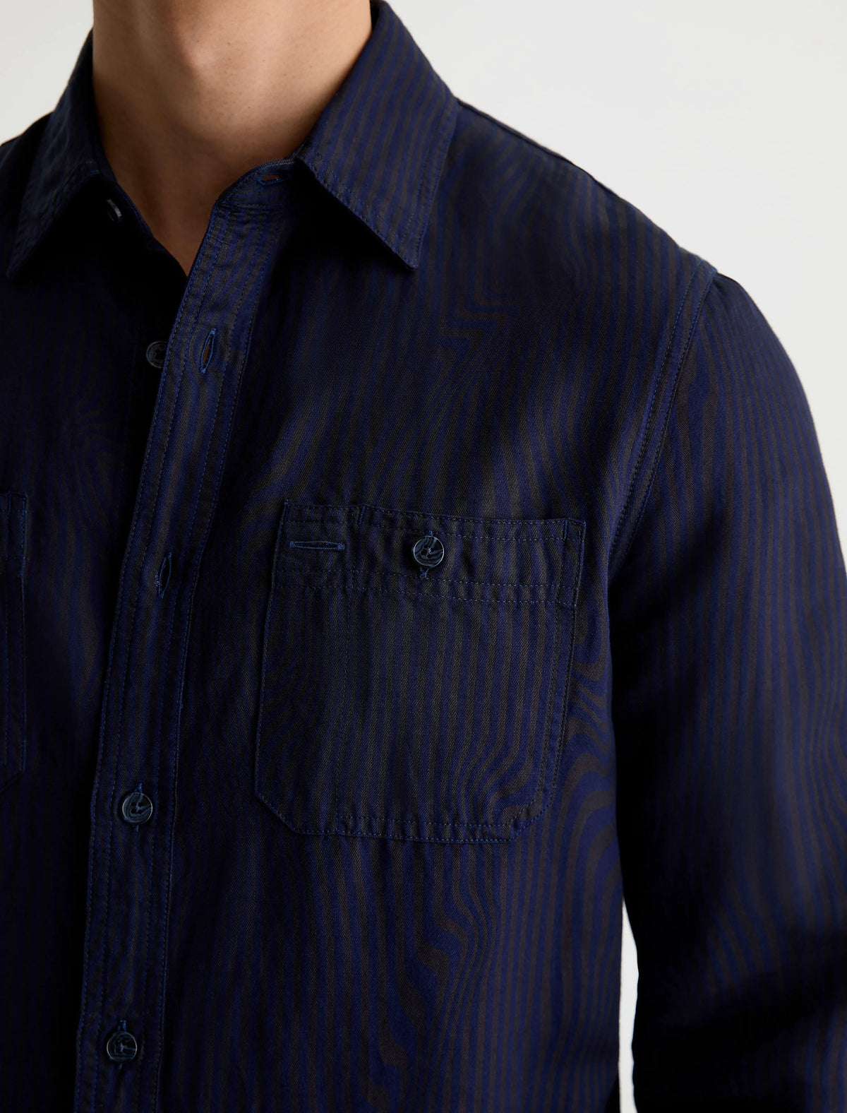 TRUE BLACK RIFF WAVE STRIPE