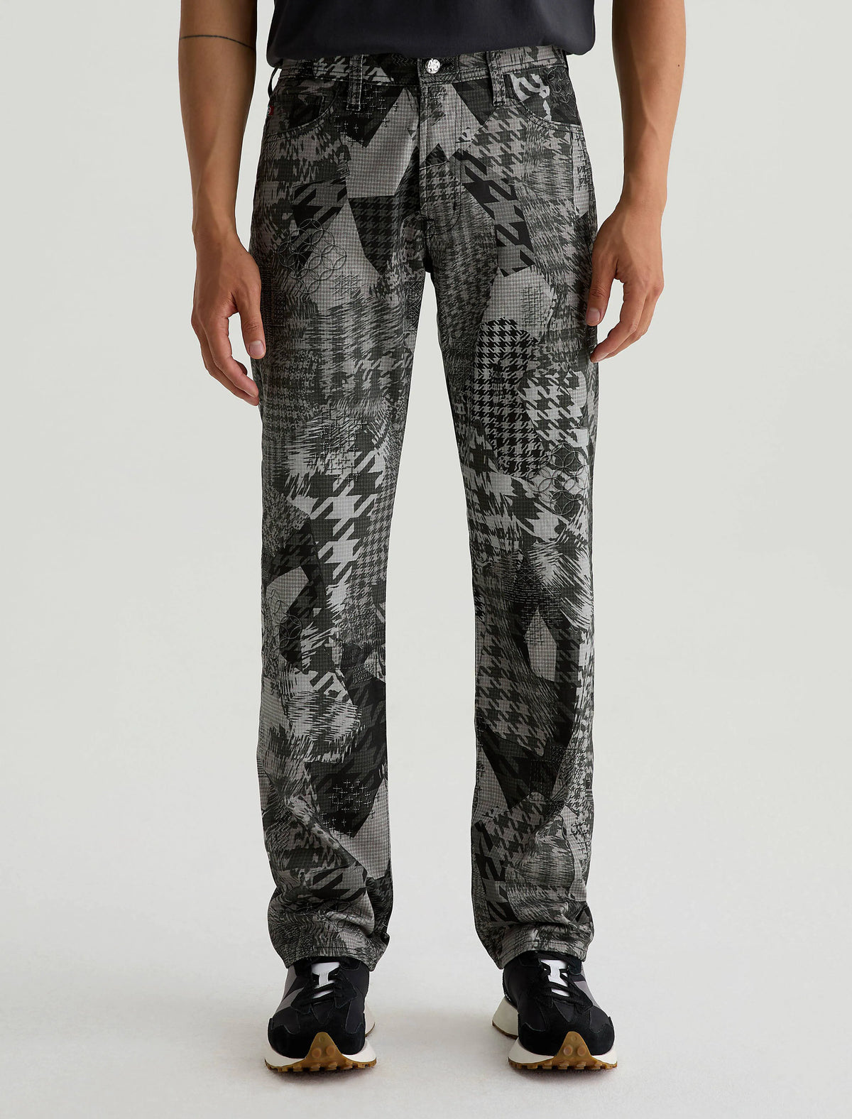 HOUNDSTOOTH