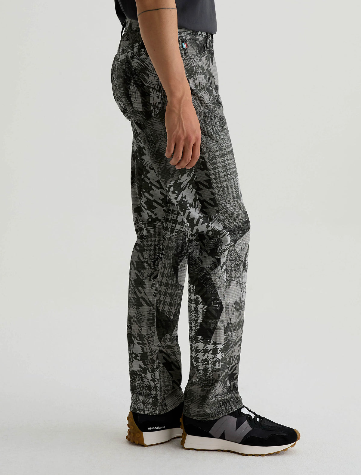HOUNDSTOOTH