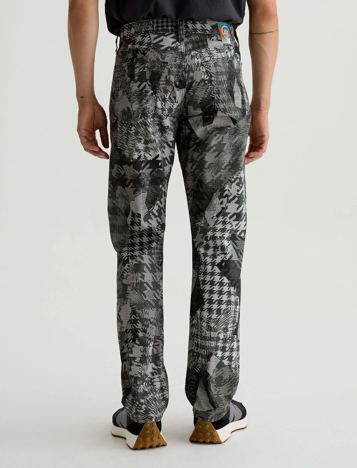 HOUNDSTOOTH