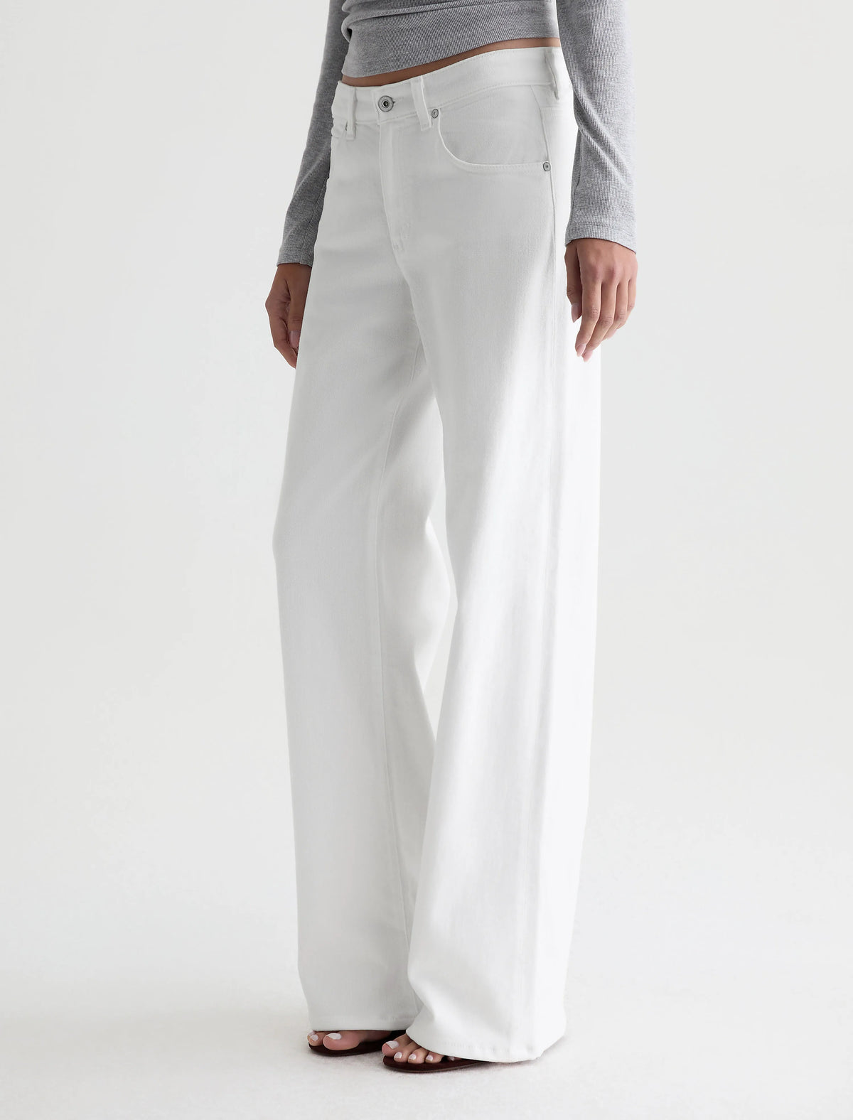 GALLERY WHITE