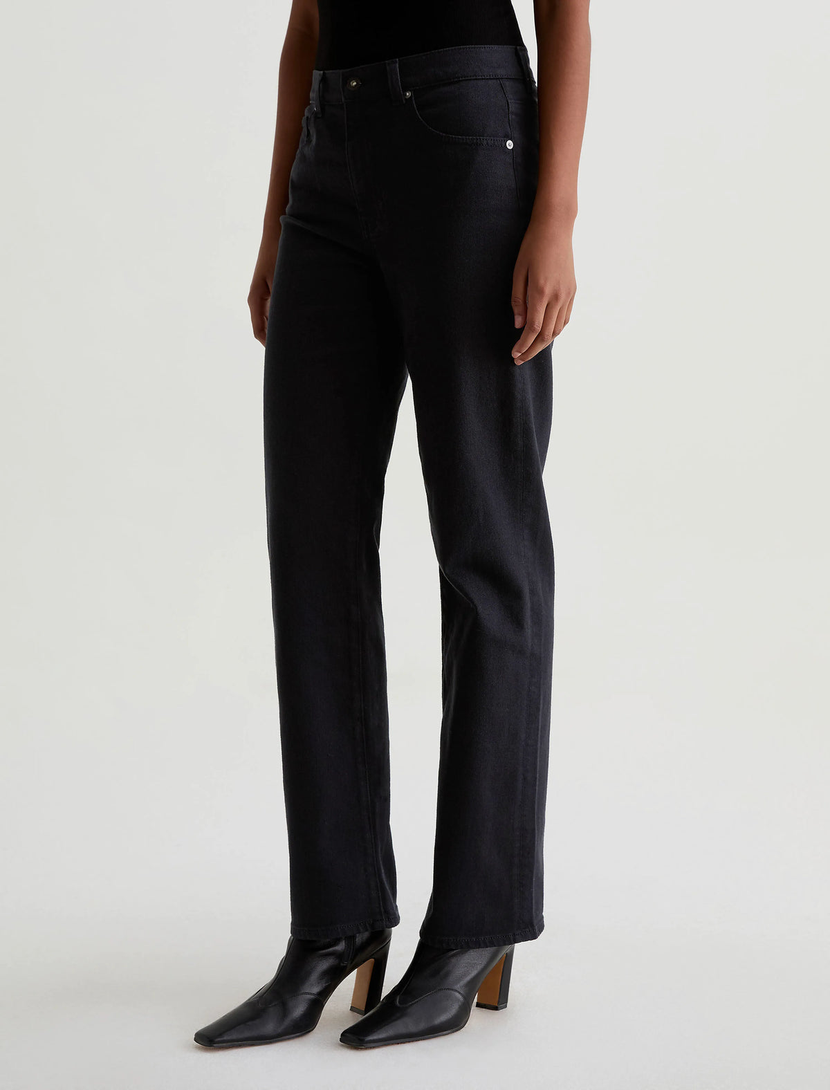 SUPER BLACK