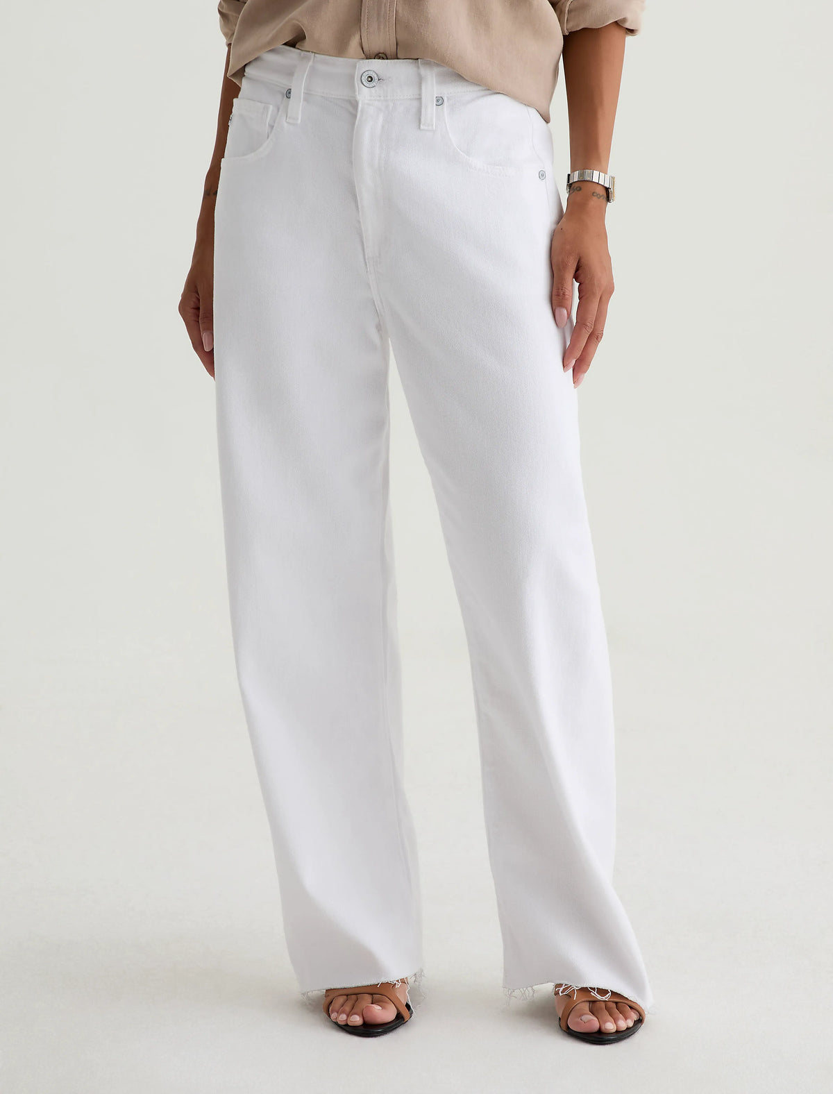 GALLERY WHITE