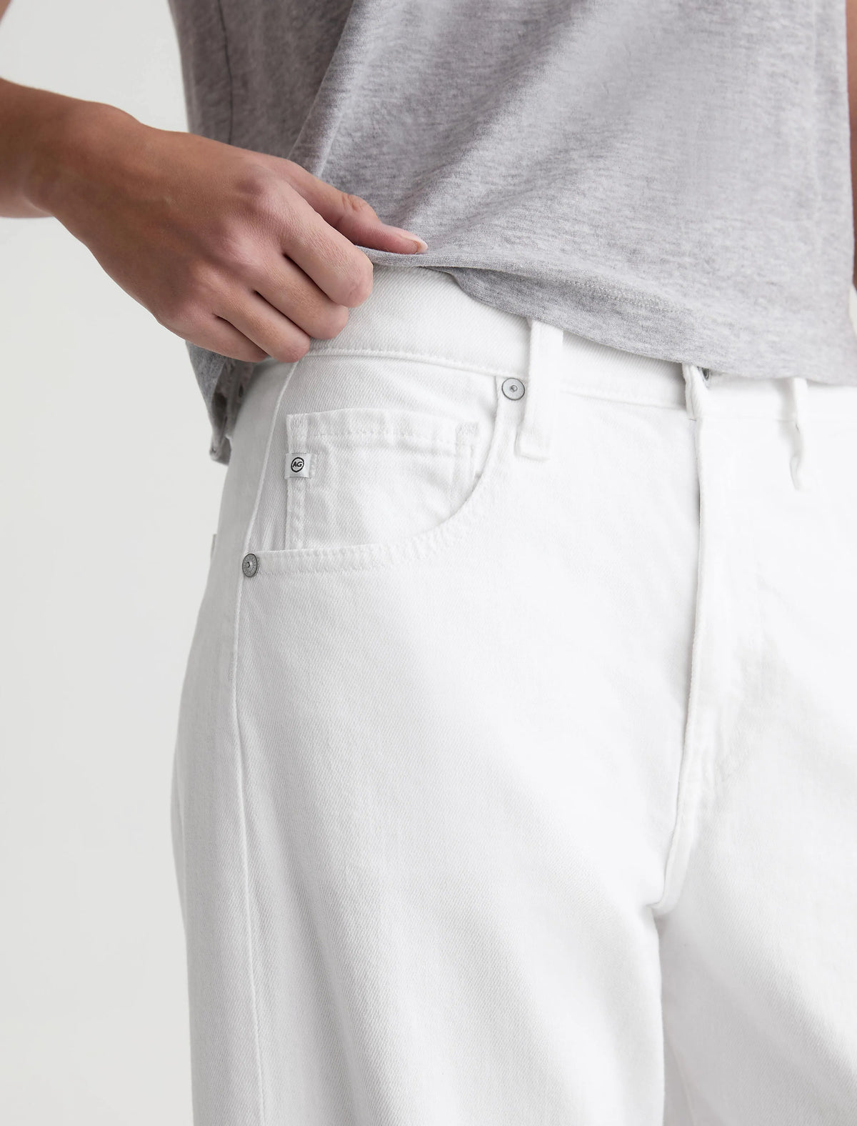 GALLERY WHITE