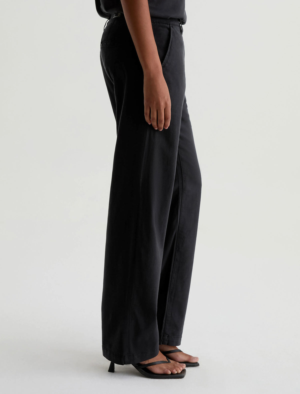 SUPER BLACK