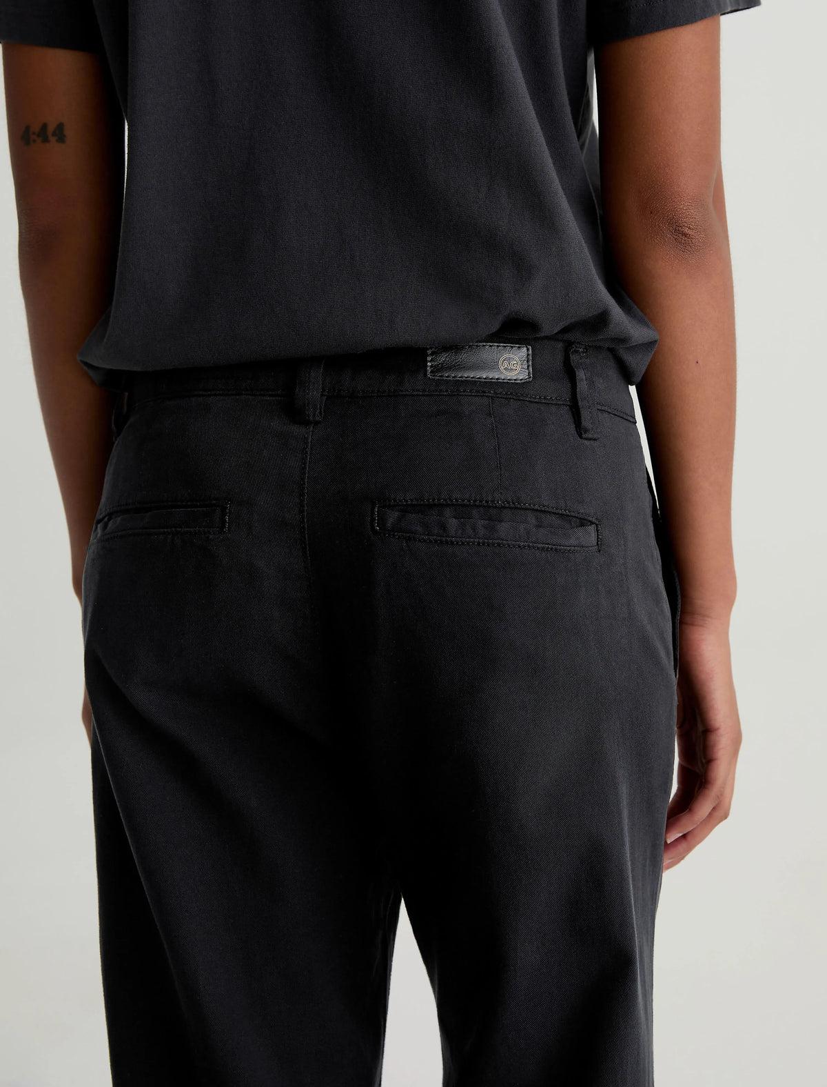 SUPER BLACK