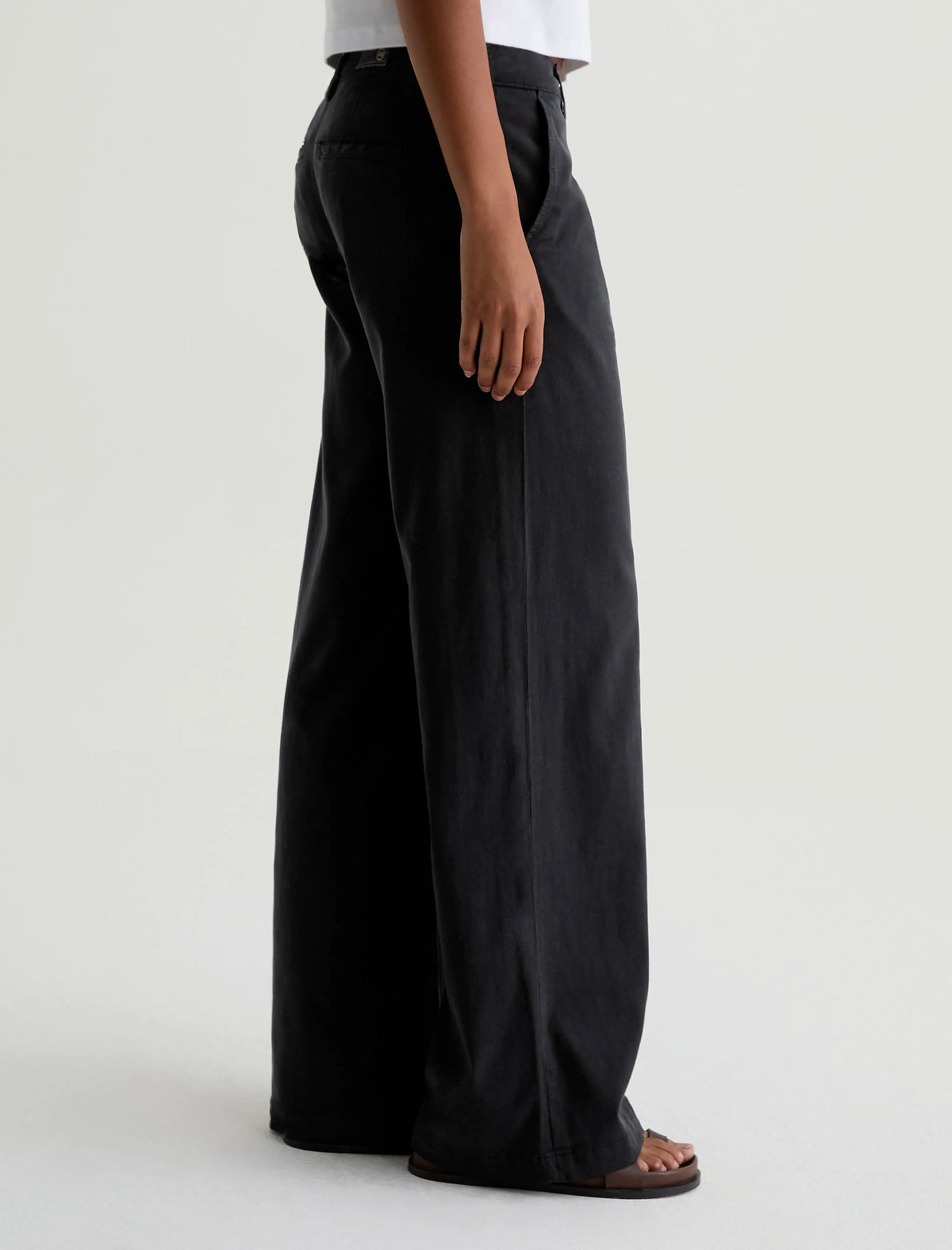 SUPER BLACK