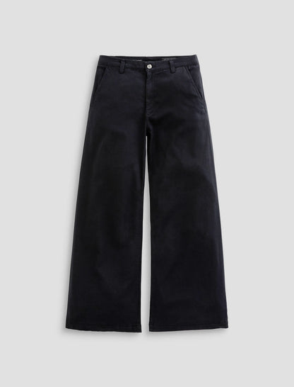 SUPER BLACK