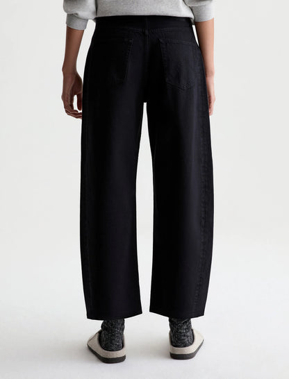 SUPER BLACK
