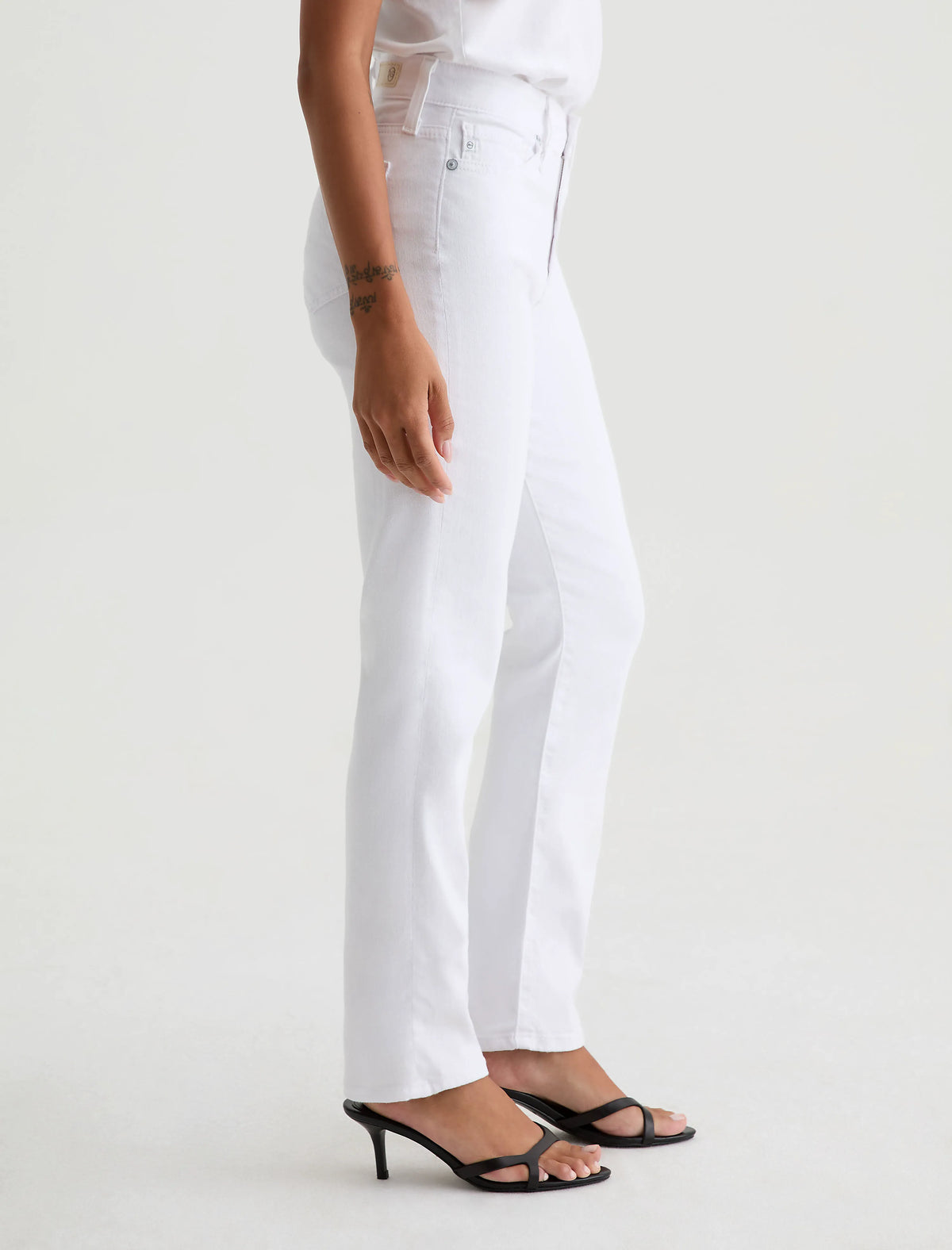 GALLERY WHITE