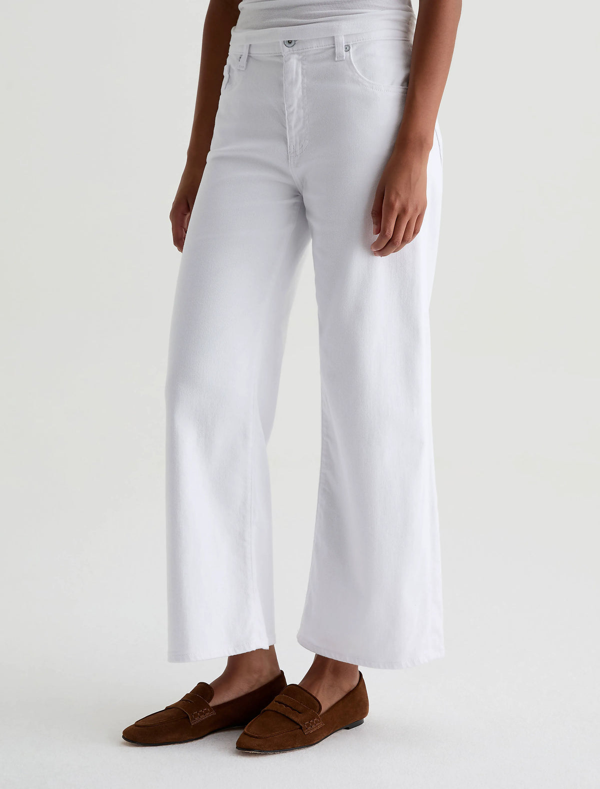 GALLERY WHITE