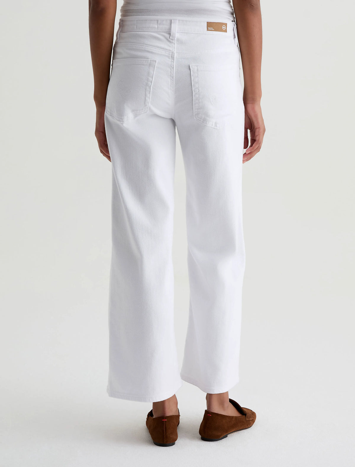GALLERY WHITE