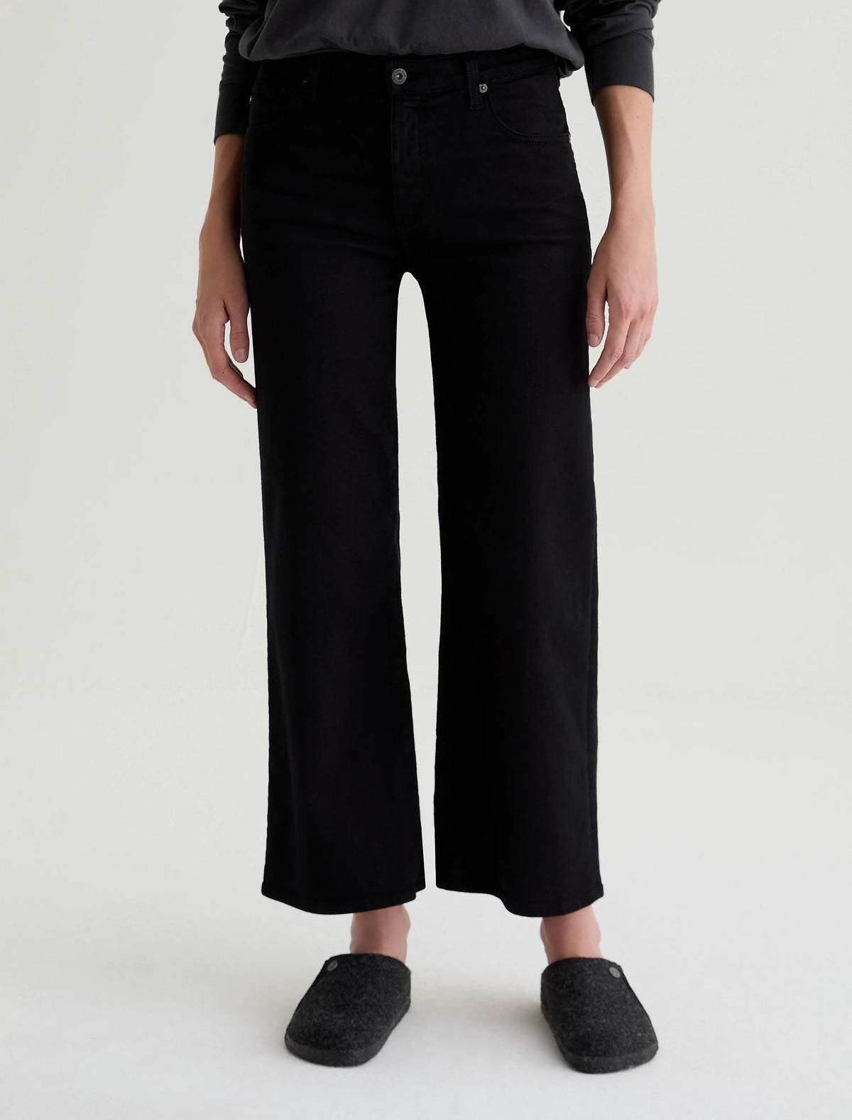 SUPER BLACK