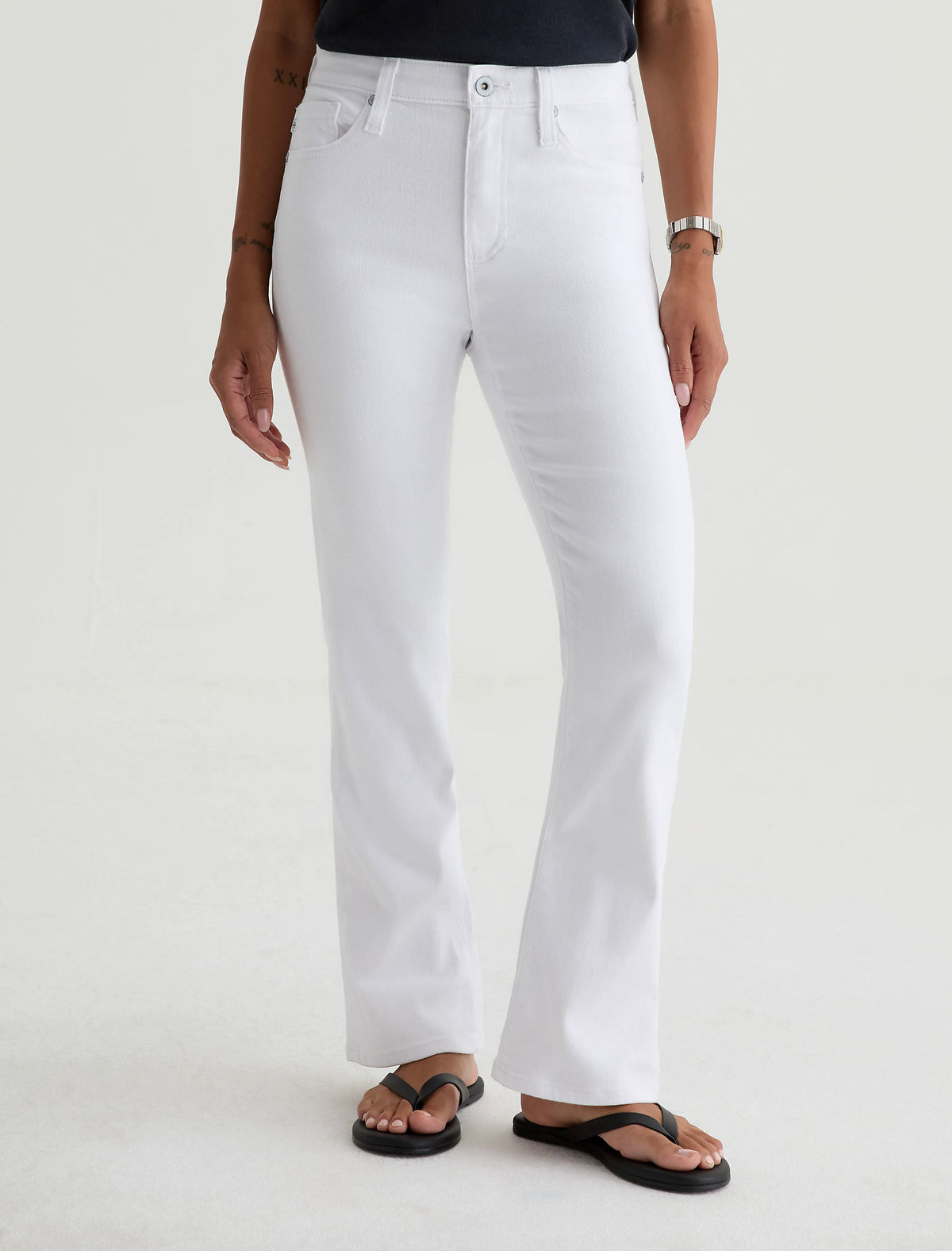 GALLERY WHITE