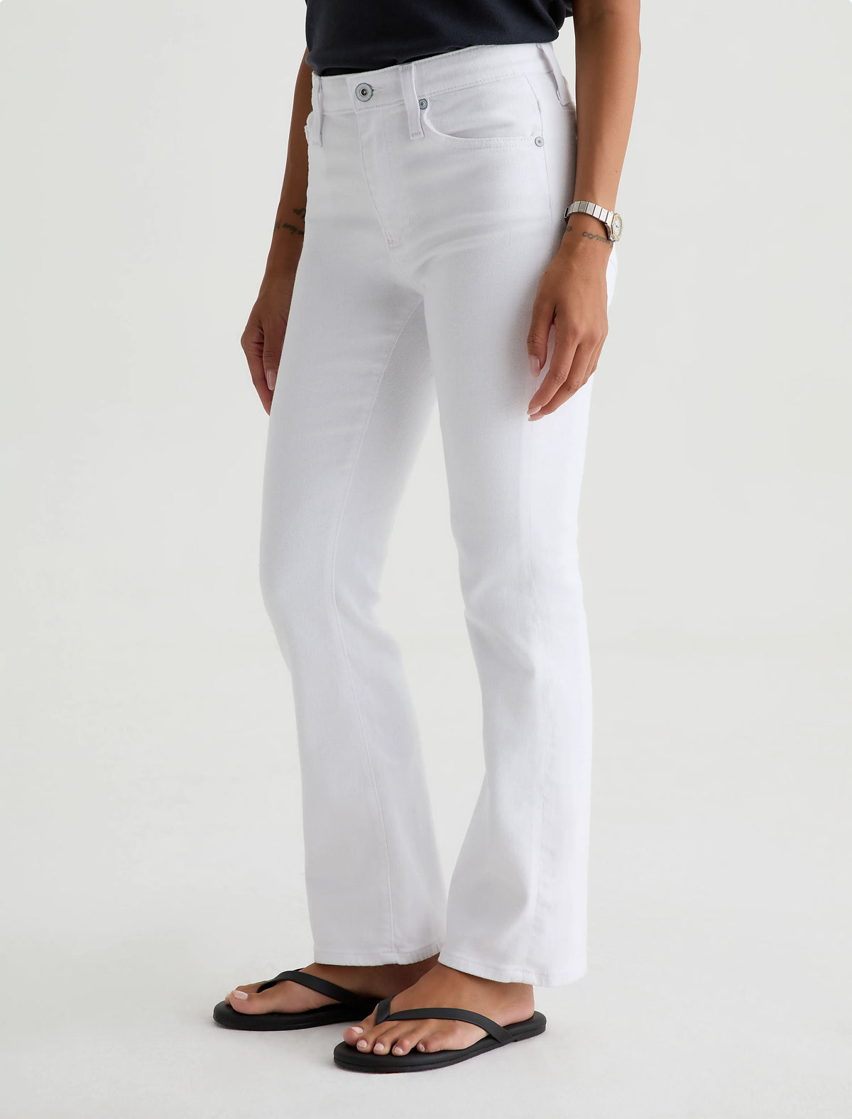 GALLERY WHITE