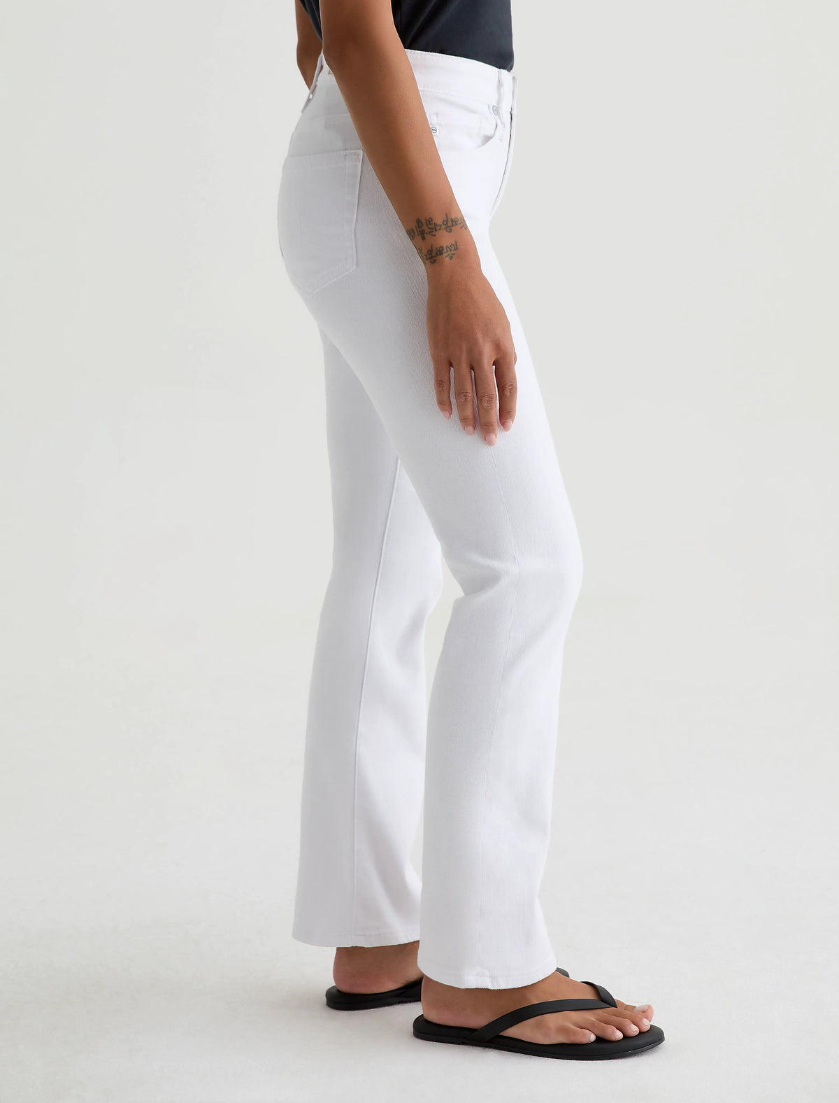 GALLERY WHITE