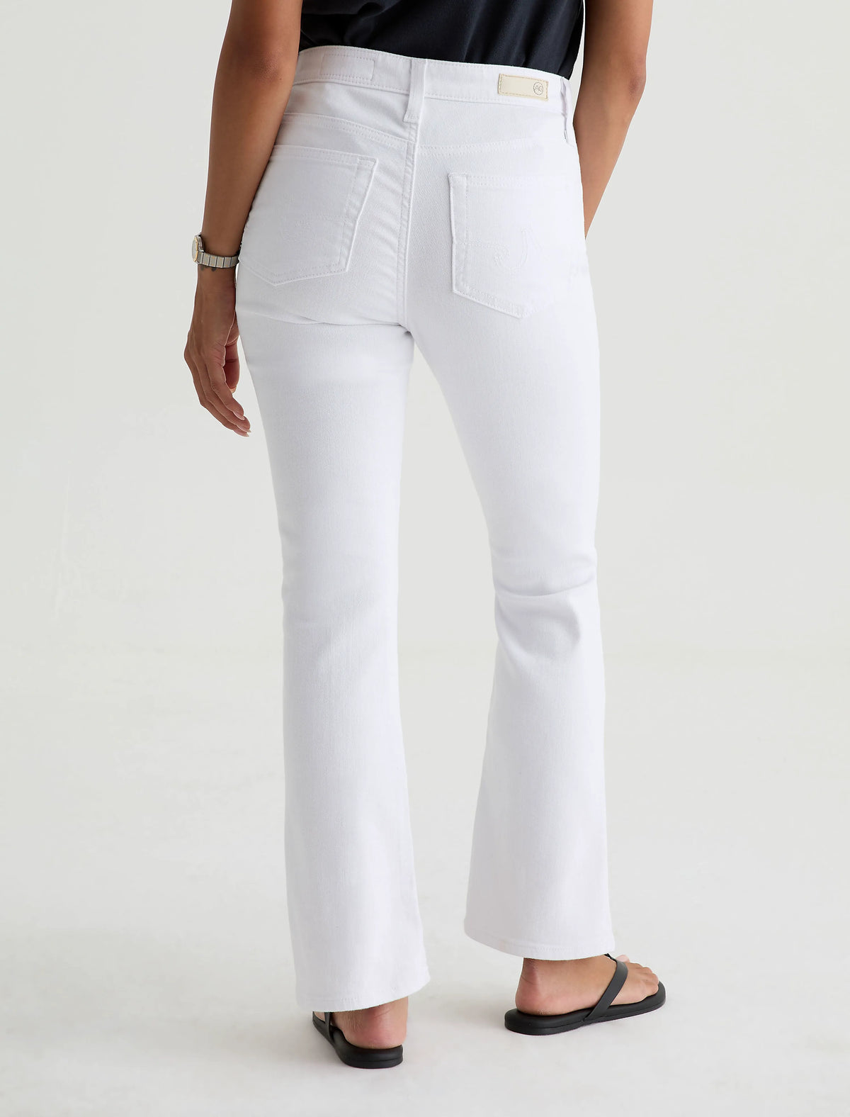 GALLERY WHITE
