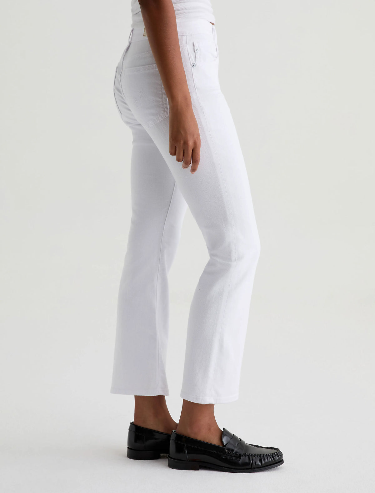 GALLERY WHITE