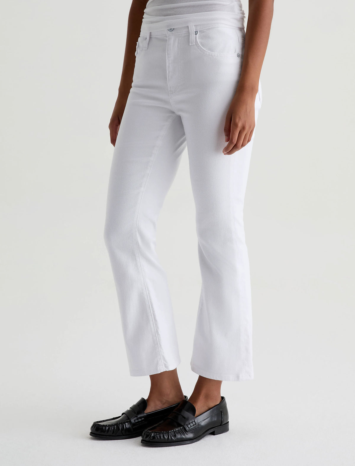 GALLERY WHITE
