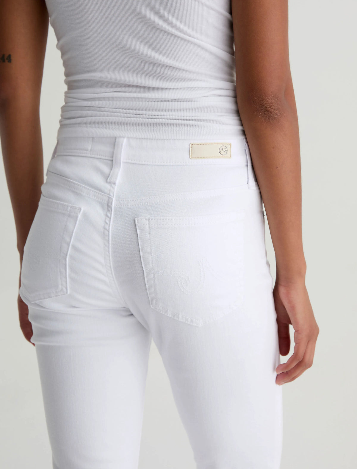GALLERY WHITE