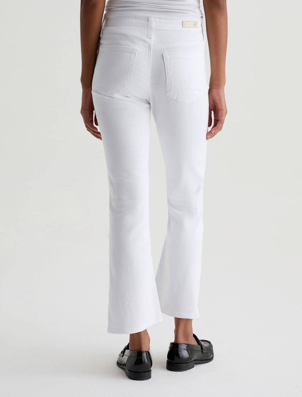 GALLERY WHITE