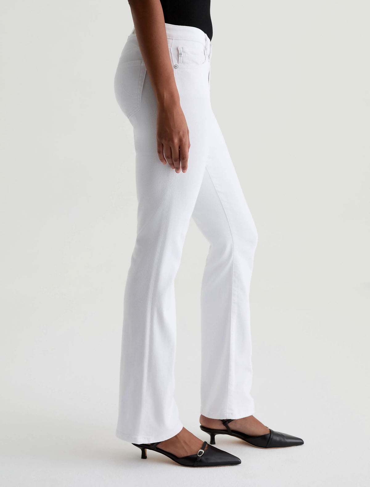 GALLERY WHITE