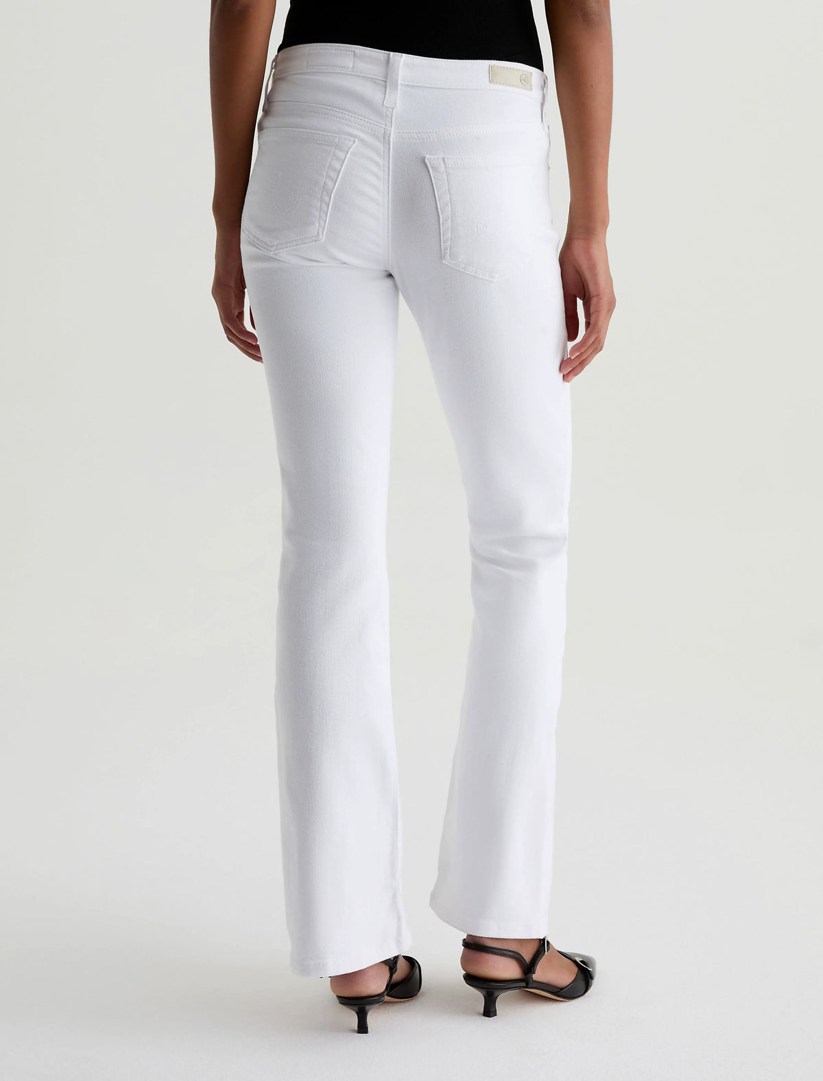 GALLERY WHITE