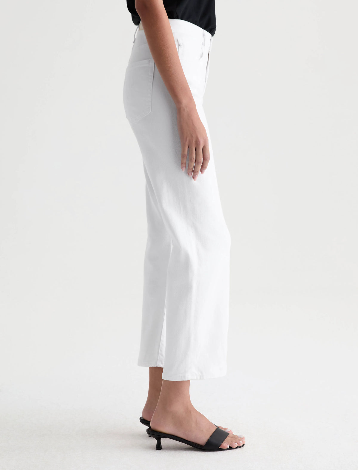 GALLERY WHITE