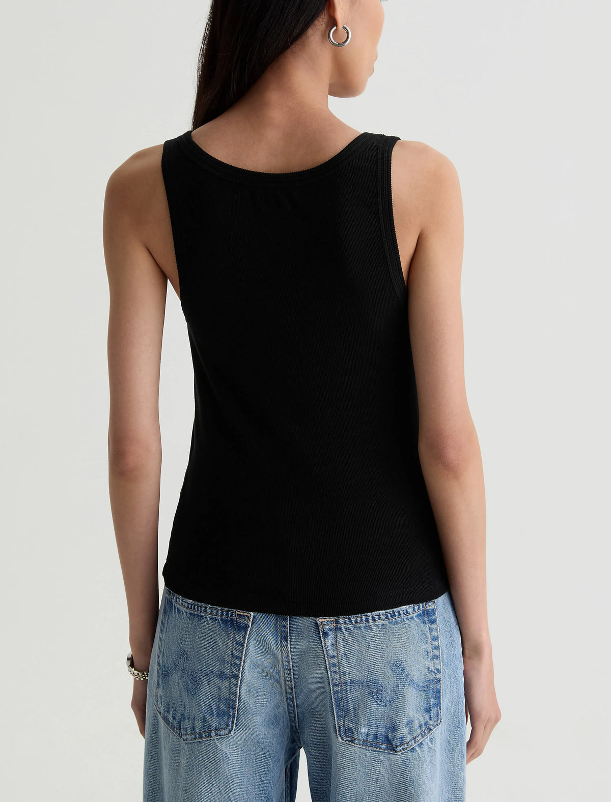 SUPER BLACK